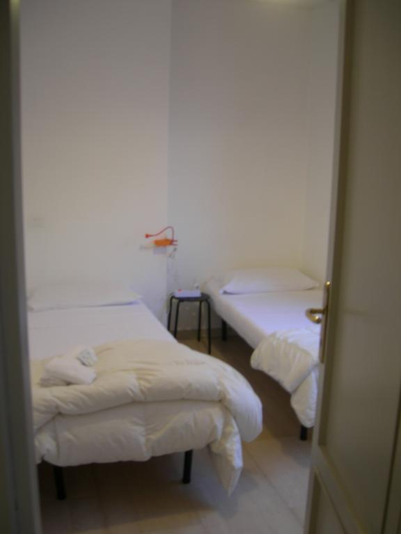 Iron Bridge Accommodation โรม ห้อง รูปภาพ