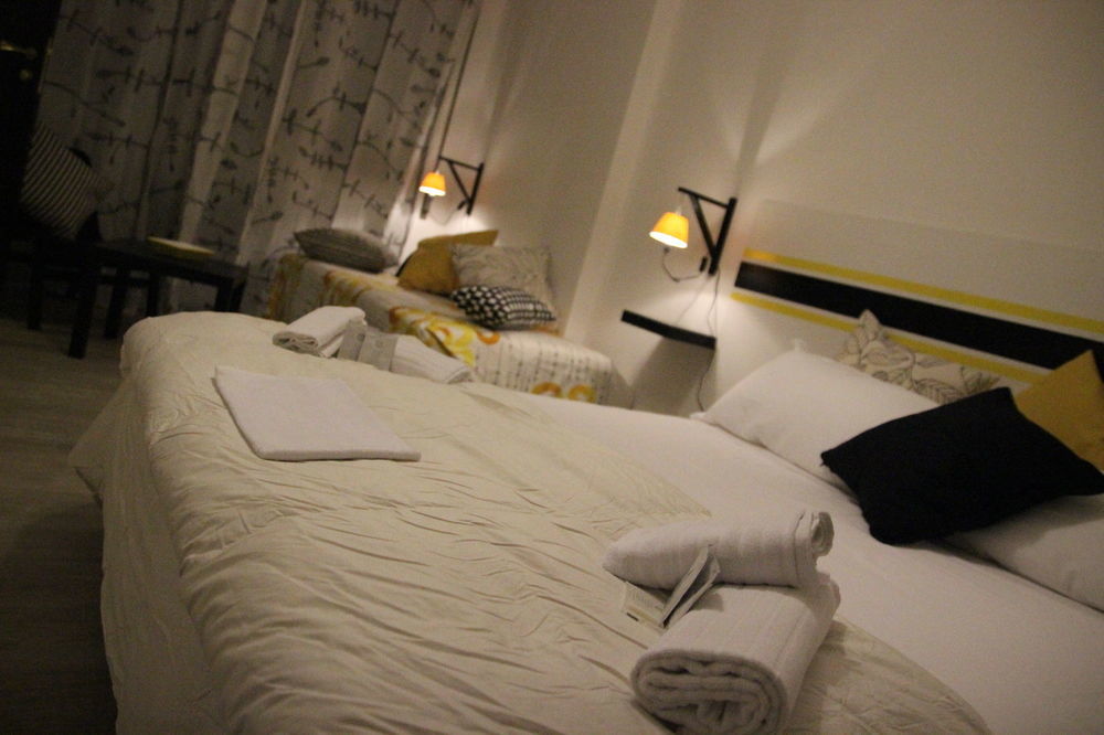 Iron Bridge Accommodation โรม ภายนอก รูปภาพ
