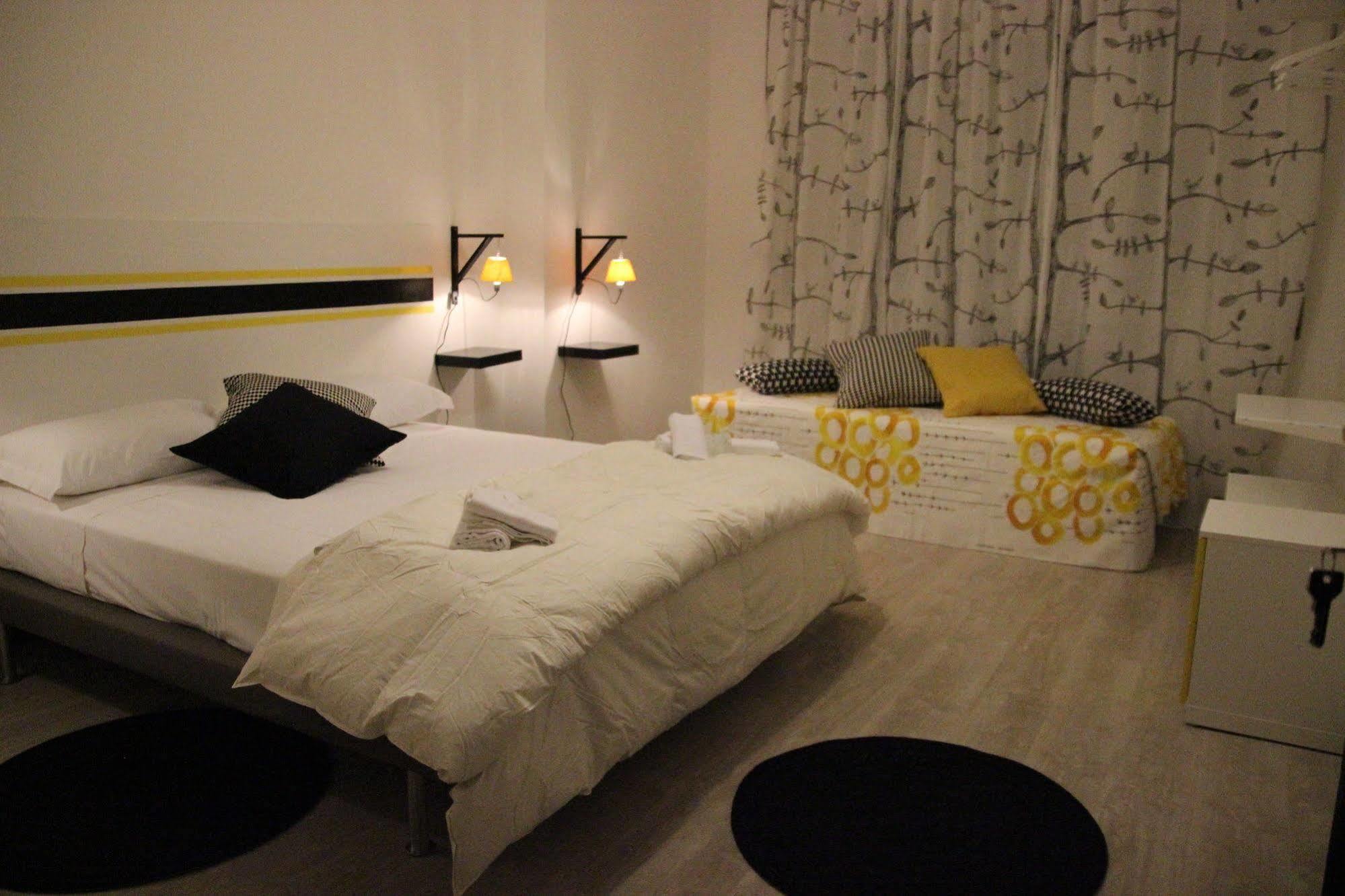 Iron Bridge Accommodation โรม ภายนอก รูปภาพ