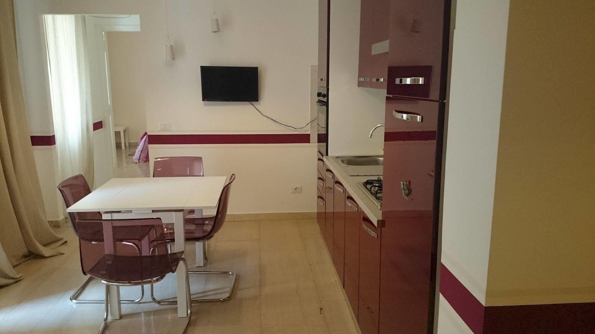 Iron Bridge Accommodation โรม ภายนอก รูปภาพ