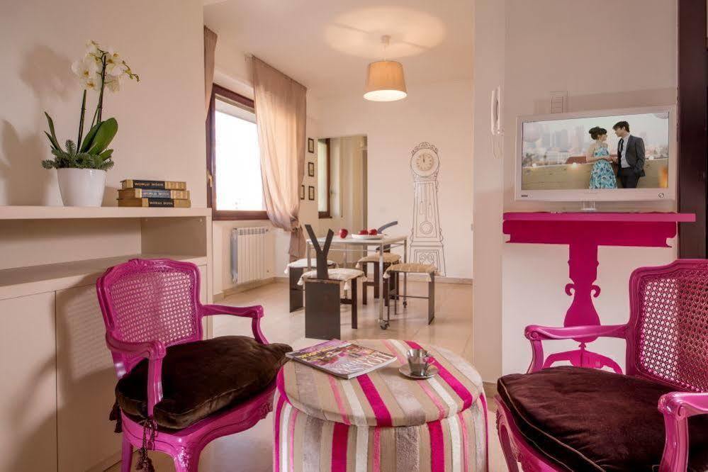 Iron Bridge Accommodation โรม ภายนอก รูปภาพ