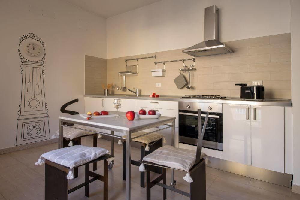 Iron Bridge Accommodation โรม ภายนอก รูปภาพ