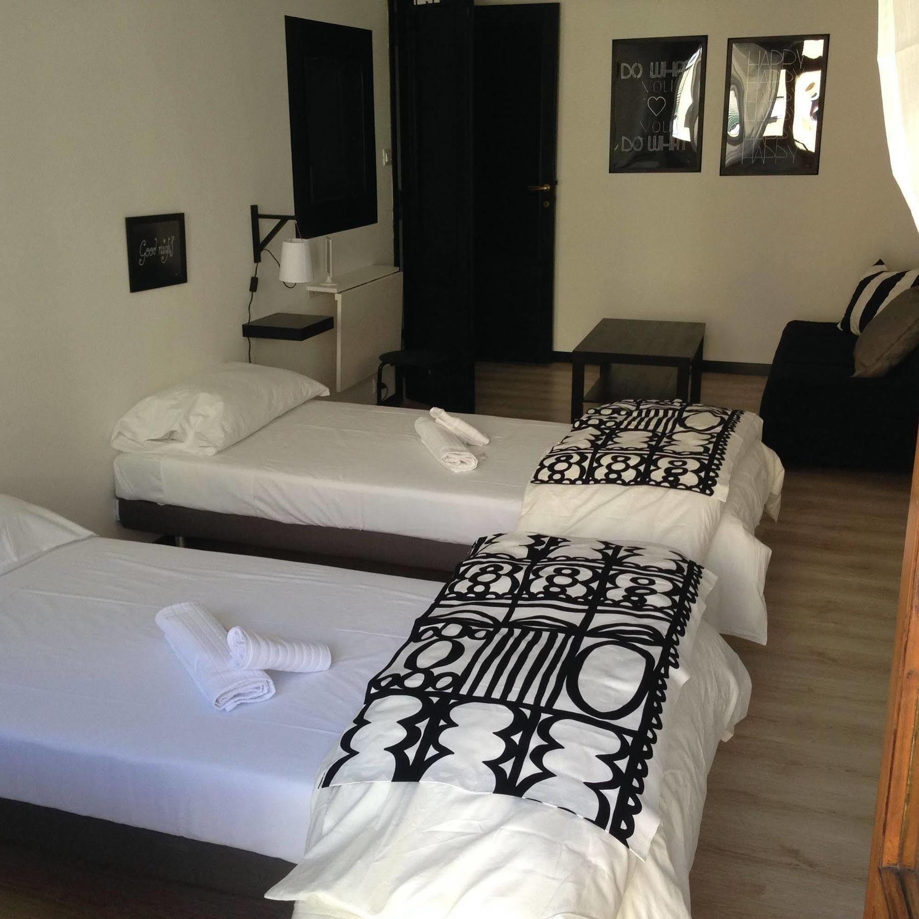 Iron Bridge Accommodation โรม ภายนอก รูปภาพ