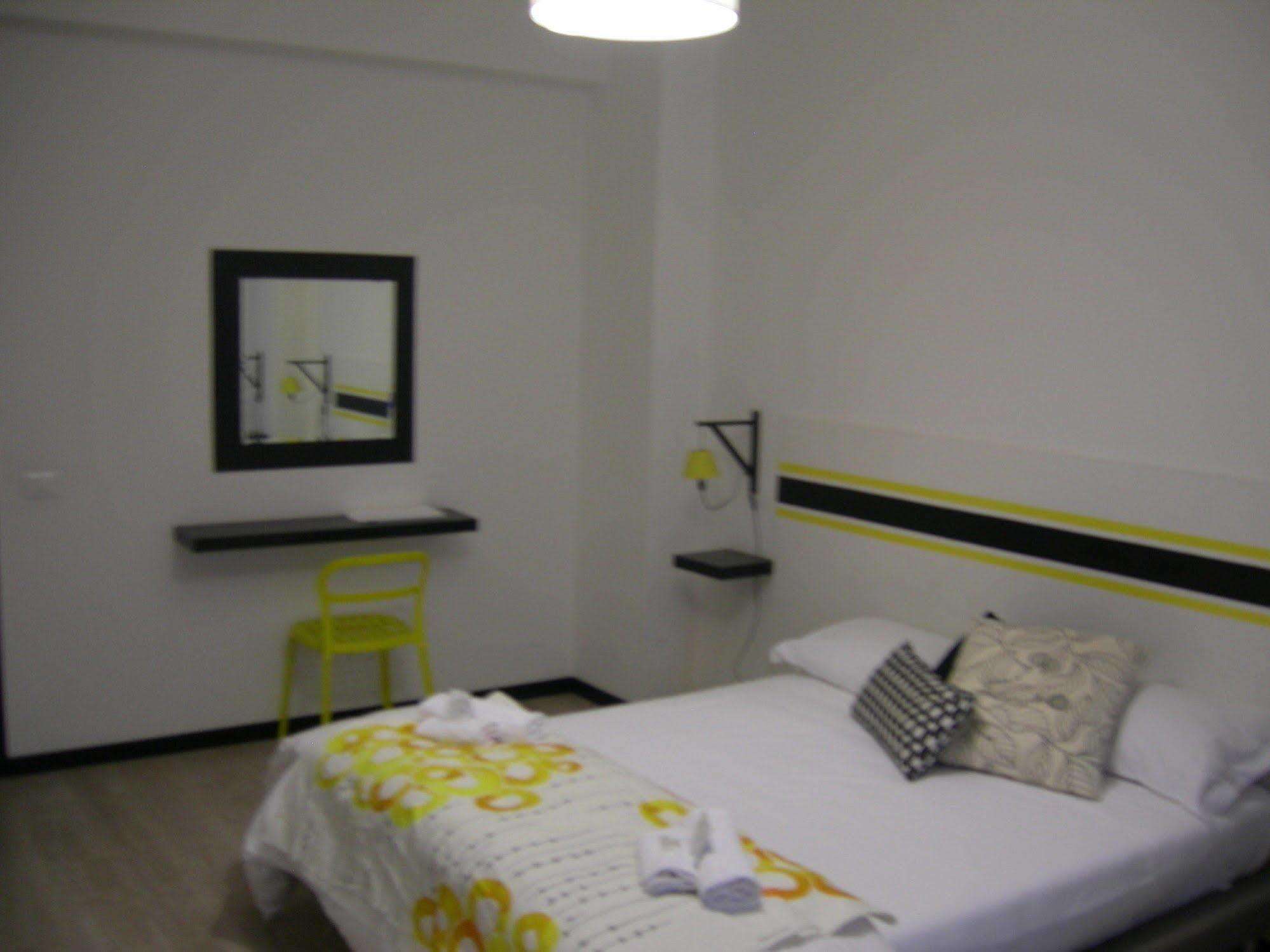 Iron Bridge Accommodation โรม ภายนอก รูปภาพ
