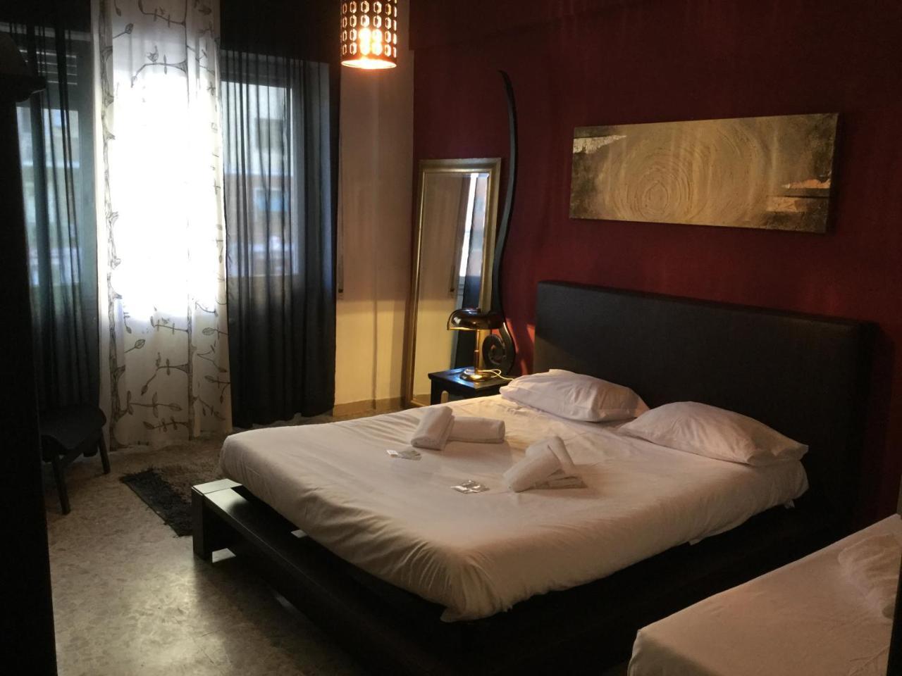Iron Bridge Accommodation โรม ภายนอก รูปภาพ
