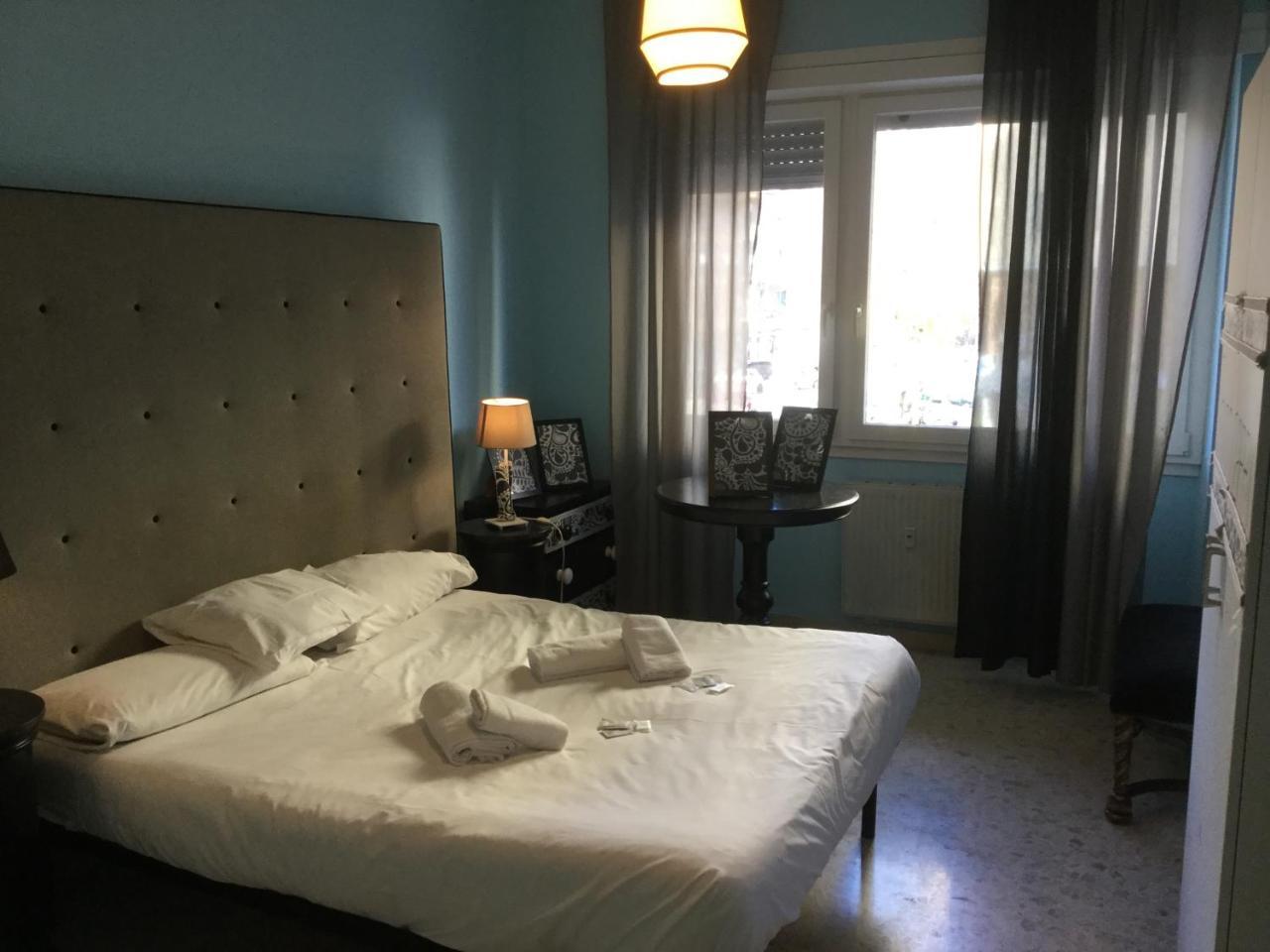 Iron Bridge Accommodation โรม ภายนอก รูปภาพ