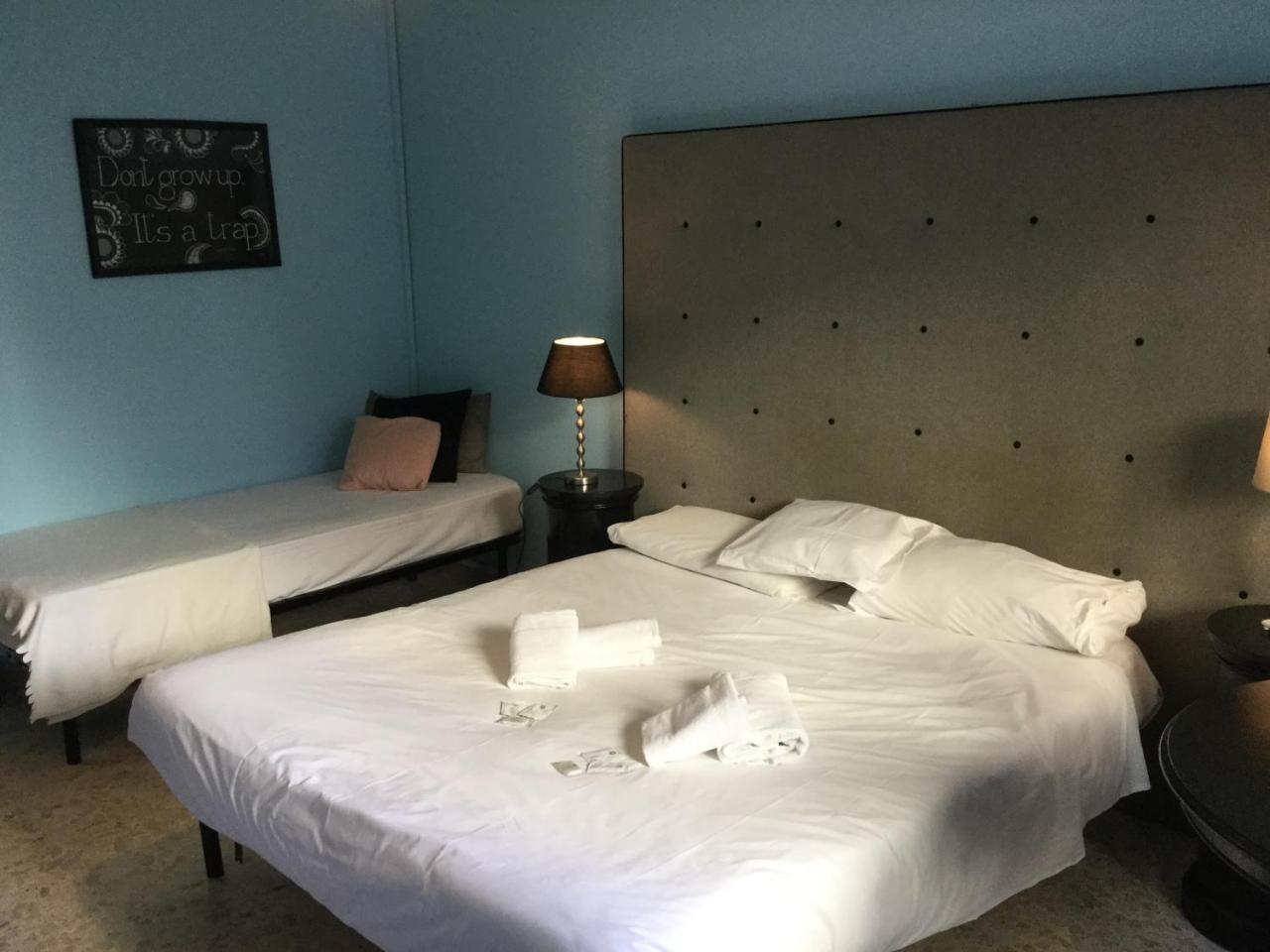 Iron Bridge Accommodation โรม ภายนอก รูปภาพ